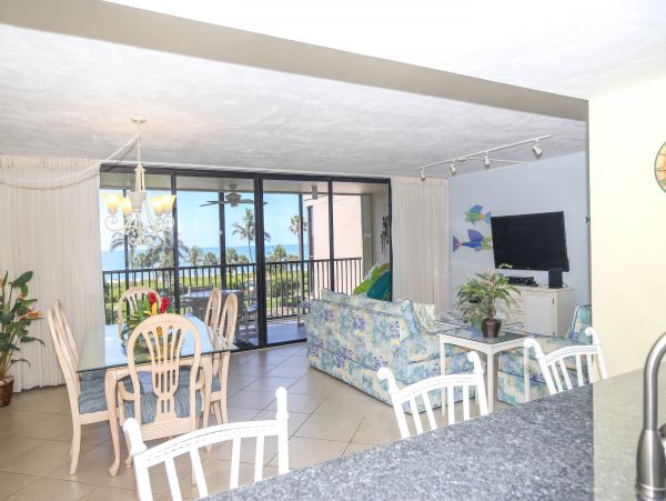 Beachfront Getaway with Panoramic Gulf Views on Sanibel Island