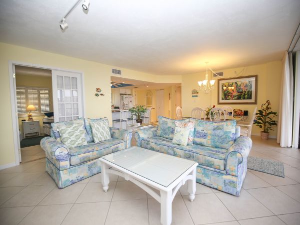 Beachfront Getaway with Panoramic Gulf Views on Sanibel Island