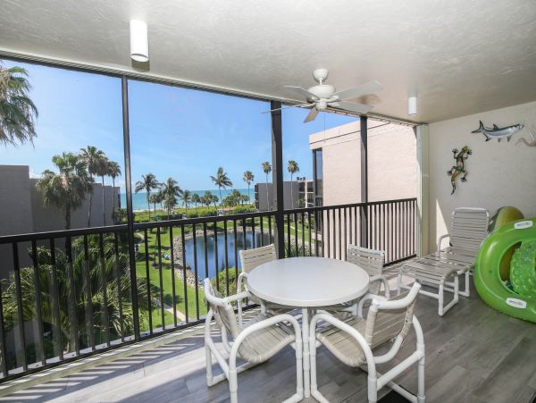 Beachfront Getaway with Panoramic Gulf Views on Sanibel Island
