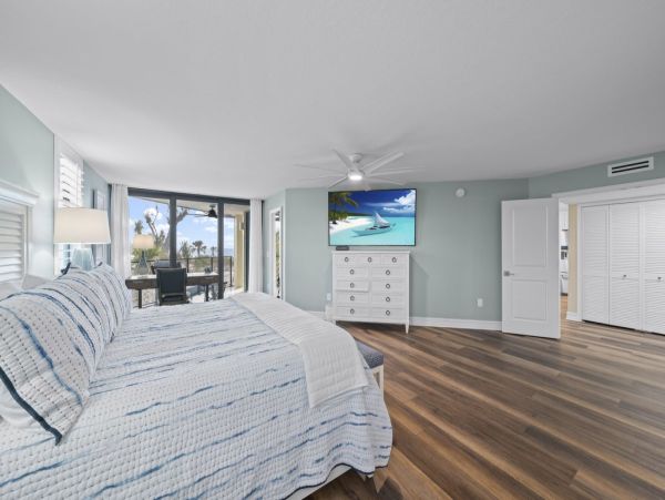 Sanibel Island Vacation Rental with Three Bedrooms on Beach
