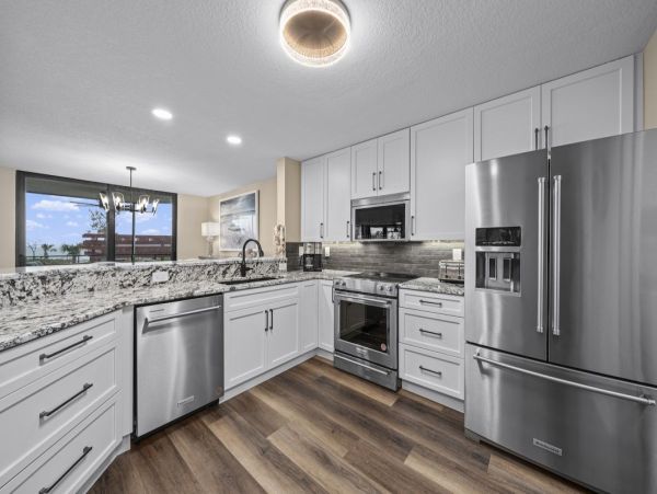 Sanibel Island Vacation Rental with Three Bedrooms on Beach
