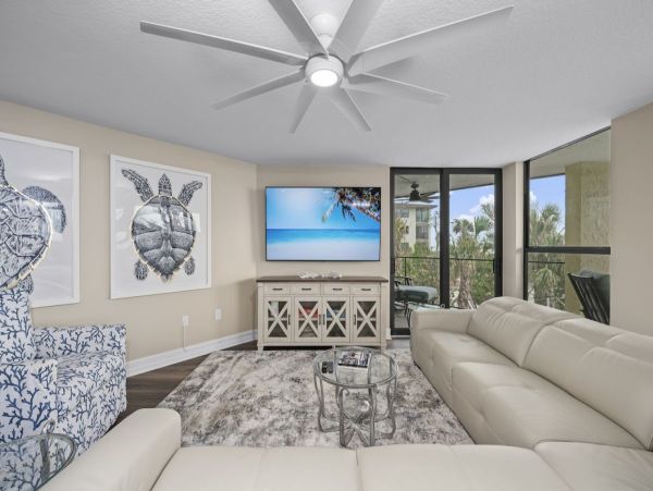 Sanibel Island Vacation Rental with Three Bedrooms on Beach