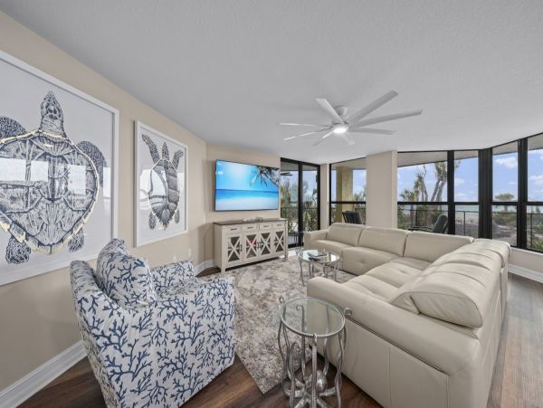 Sanibel Island Vacation Rental with Three Bedrooms on Beach