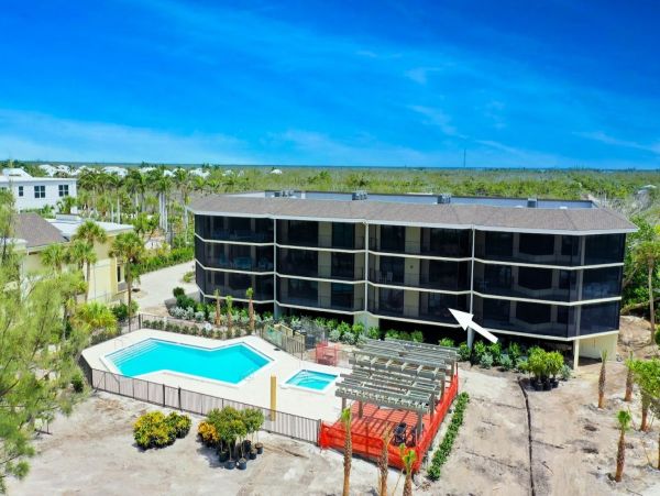 Gulf Front Luxury Condo Three Bedroom in Sanibel