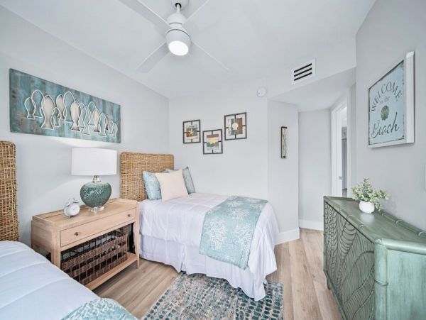 Gulf Front Luxury Condo Three Bedroom in Sanibel