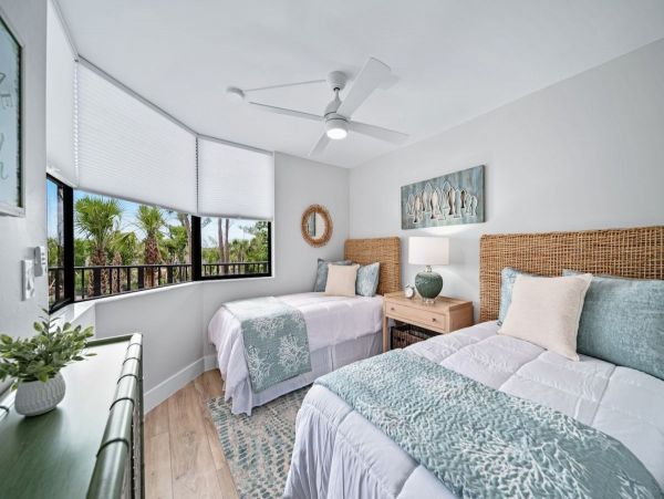Gulf Front Luxury Condo Three Bedroom in Sanibel