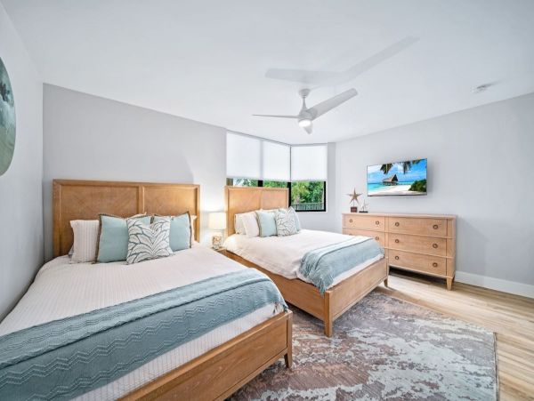 Gulf Front Luxury Condo Three Bedroom in Sanibel