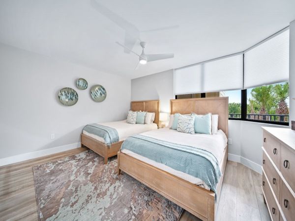 Gulf Front Luxury Condo Three Bedroom in Sanibel