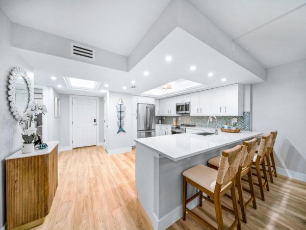 Gulf Front Luxury Condo Three Bedroom in Sanibel