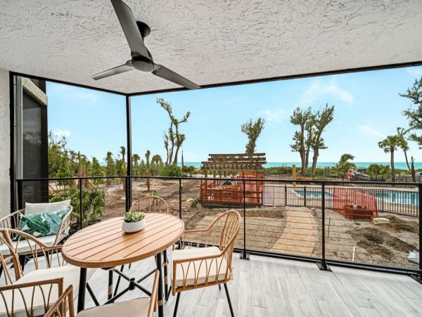 Gulf Front Luxury Condo Three Bedroom in Sanibel