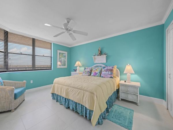 Sanibel Three Bedroom Rental Accommodation at the Beach