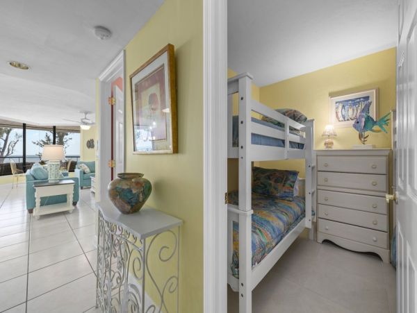 Sanibel Three Bedroom Rental Accommodation at the Beach