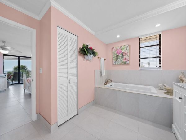 Sanibel Three Bedroom Rental Accommodation at the Beach
