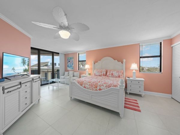 Sanibel Three Bedroom Rental Accommodation at the Beach