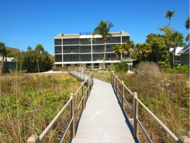 Lovely Three Bedroom Sanibel Beach Rental with Views