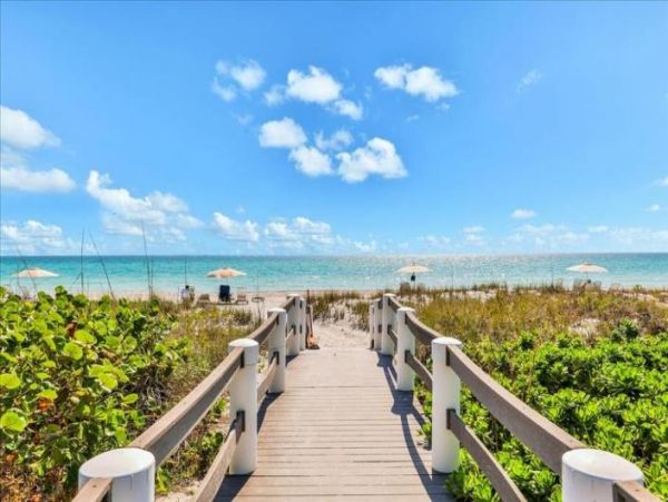 Gulf Front Beachplace unit