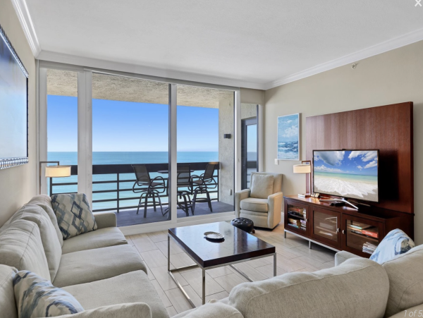Luxury Gulf Front Condo Longboat key Best Location Between Longboat Key Club & St Regis