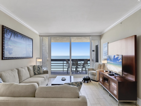Luxury Gulf Front Condo Longboat key Best Location Between Longboat Key Club & St Regis