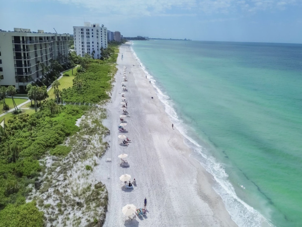Luxury Gulf Front Condo Longboat key Best Location Between Longboat Key Club & St Regis