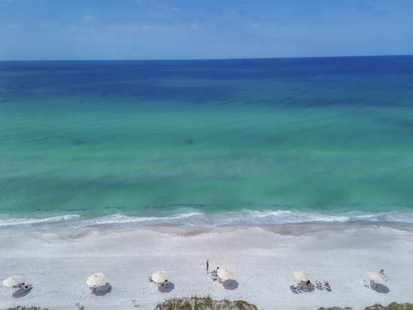 Luxury Gulf Front Condo Longboat key Best Location Between Longboat Key Club & St Regis