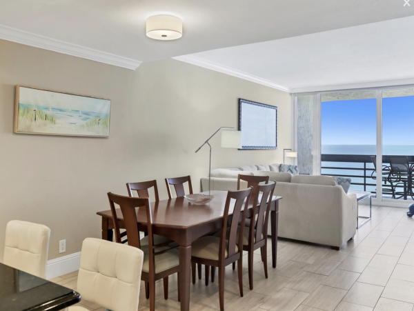 Luxury Gulf Front Condo Longboat key Best Location Between Longboat Key Club & St Regis