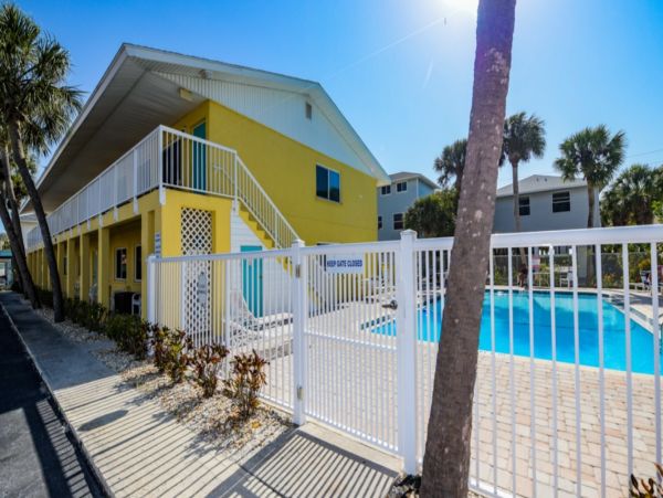 Bradenton Beach Vacation Condo 2 Bedrooms Sleeps Six Guests