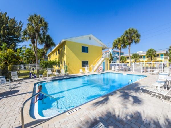 Bradenton Beach Vacation Condo 2 Bedrooms Sleeps Six Guests
