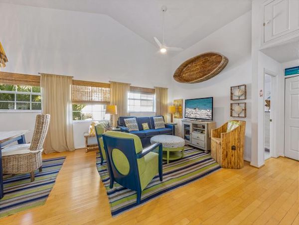 Anna Maria Island 3 Bedroom Vacation Rental Sleeps 6 Pool