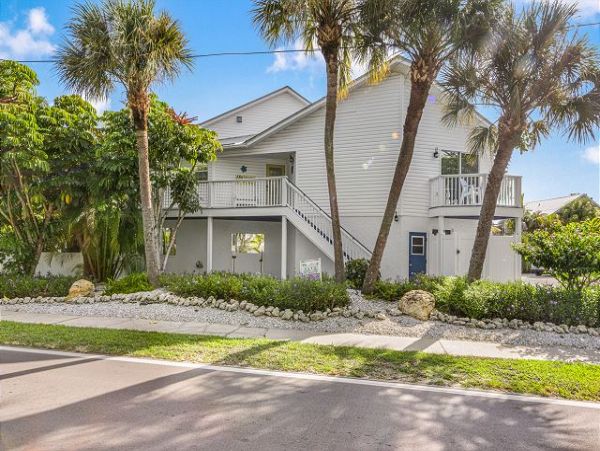 Anna Maria Island 3 Bedroom Vacation Rental Sleeps 6 Pool