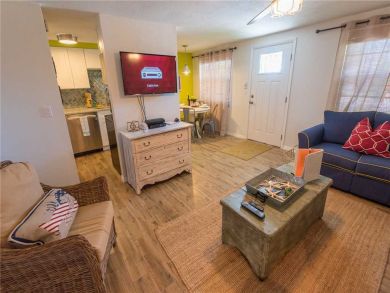 Holmes Beach Vacation Condo Sleeps Four Guests.