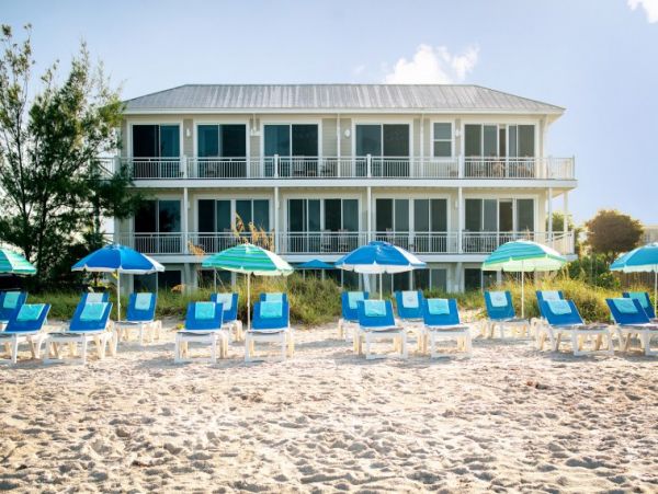 GULF FRONT 2 BEDROOM VILLA SLEEPS 6