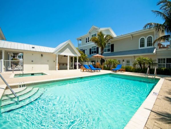 GULF FRONT 2 BEDROOM VILLA SLEEPS 6