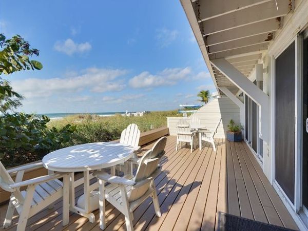 GULF FRONT 2 BEDROOM VILLA SLEEPS 6