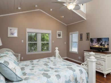 4 Bedroom Ft Myers Beachfront Chalet, Sleeps 12