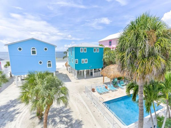 Fort Myers 4 Bedroom Beach Rental One House off the Beach