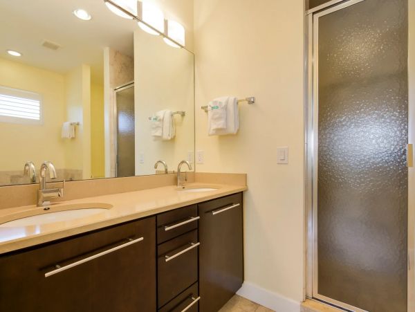 Luxury 4 Bedroom Fort Myers Vacation Home with Private Pool