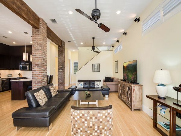 Luxury 4 Bedroom Fort Myers Vacation Home with Private Pool