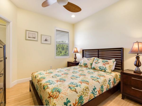 Luxury 4 Bedroom Fort Myers Vacation Home with Private Pool