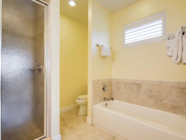 Luxury 4 Bedroom Fort Myers Vacation Home with Private Pool