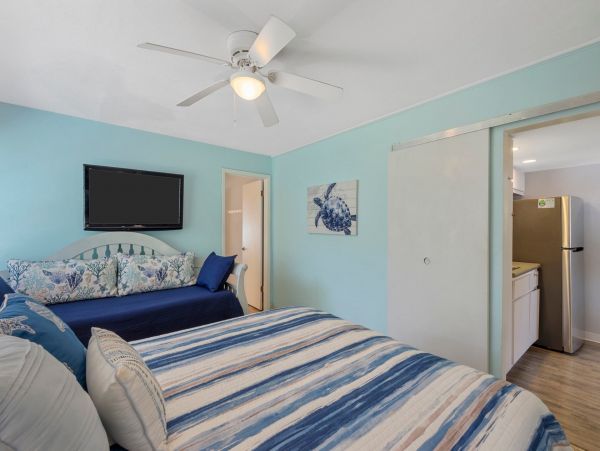 Fort Myers Vacation Home 4 Bedrooms Sleeps 8 Guests