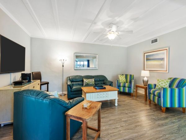 Fort Myers Vacation Home 4 Bedrooms Sleeps 8 Guests