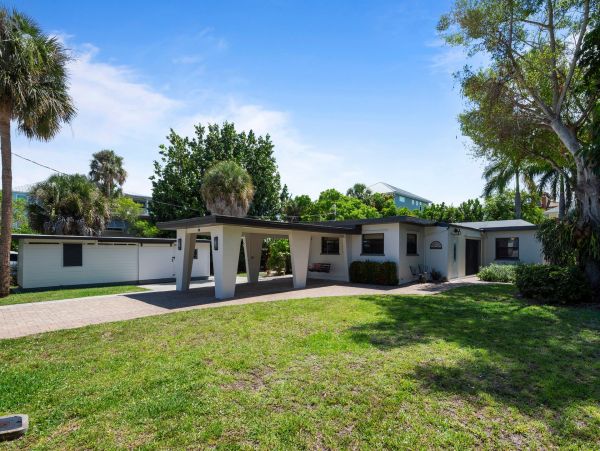 Fort Myers Vacation Home 4 Bedrooms Sleeps 8 Guests