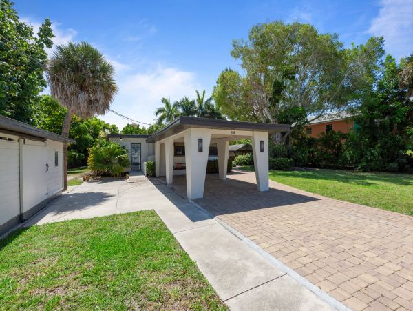 Fort Myers Vacation Home 4 Bedrooms Sleeps 8 Guests