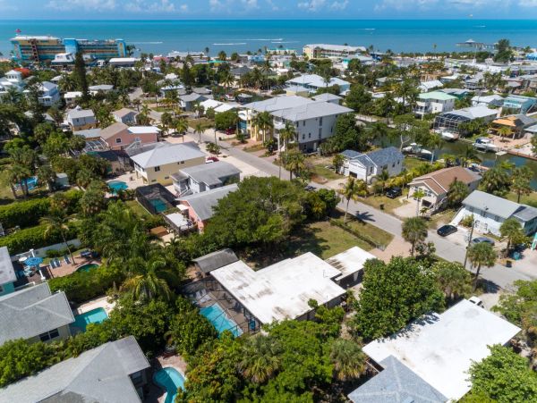 Fort Myers Vacation Home 4 Bedrooms Sleeps 8 Guests