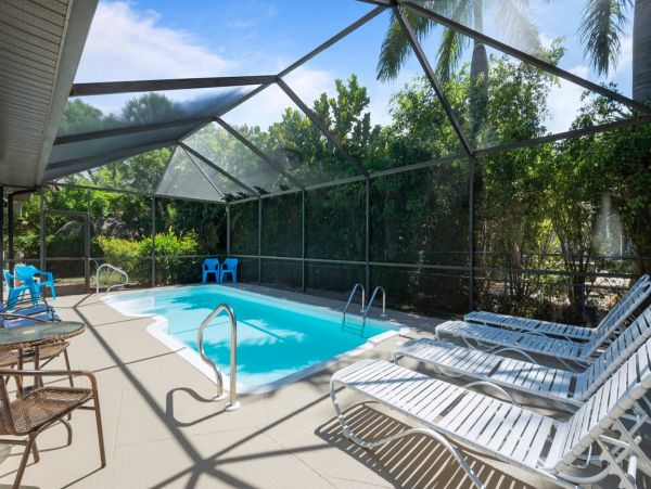 Fort Myers Vacation Home 4 Bedrooms Sleeps 8 Guests