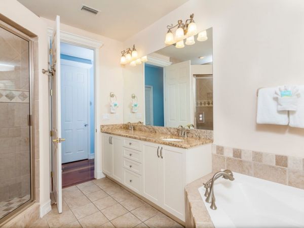 Fort Myers Vacation Home 4 Bedrooms + Den Sleeps 12 Guests