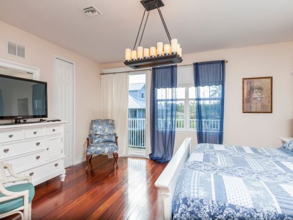 Fort Myers Vacation Home 4 Bedrooms + Den Sleeps 12 Guests