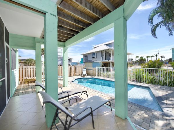 Fort Myers Vacation Home 4 Bedrooms + Den Sleeps 12 Guests