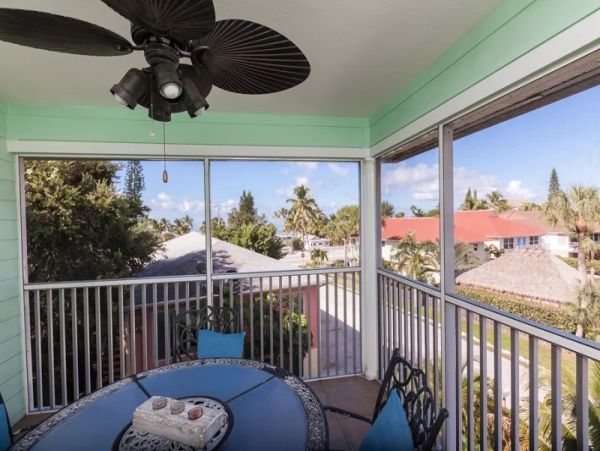 Fort Myers Vacation Home 4 Bedrooms + Den Sleeps 12 Guests
