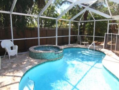 Private pool & hot tub in Fort Myers vacation home